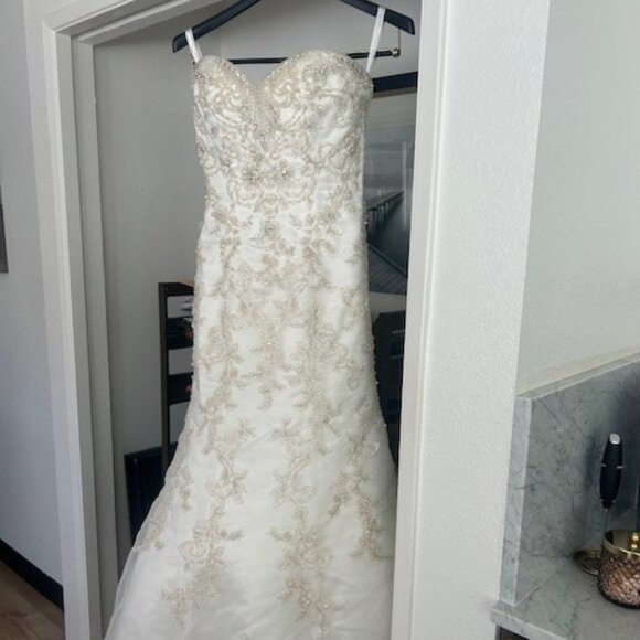 Custom wedding gown - Picture 1 of 16